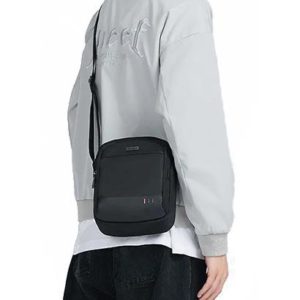 ARCTIC HUNTER τσάντα ώμου K00063-BK, με θήκη tablet, μαύρη | eLabstore.gr