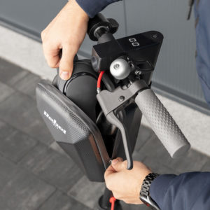 REBEL τσάντα για ηλεκτρικό πατίνι ZAB0124, 4l, αδιάβροχη, μαύρη | Gadgets - Αξεσουάρ | elabstore.gr