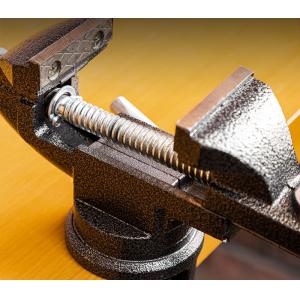 DELI επιτραπέζιος σφιγκτήρας DL110050 με μέγιστο άνοιγμα 60mm, μαύρος | Εργαλεία | elabstore.gr