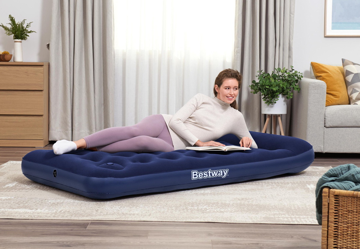 BESTWAY φουσκωτό στρώμα 67224 με ενσωματωμένη τρόμπα & μαξιλάρι, μονό, 188x99x28cm, μπλε | eLabstore.gr BESTWAY φουσκωτό στρώμα 67224 με ενσωματωμένη τρόμπα & μαξιλάρι, μονό, 188x99x28cm, μπλε | Είδη Εξοχής & Παραλίας | elabstore.gr